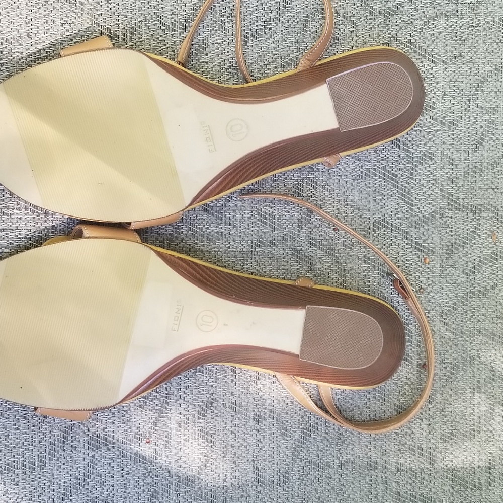 Fioni all leather Italian golden summer wedge sz10 - Picture 7 of 8